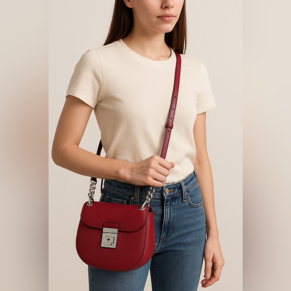 ❤️ Michael Kors Red Pebbled Leather Crossbody Bag with Chain‎ Detail